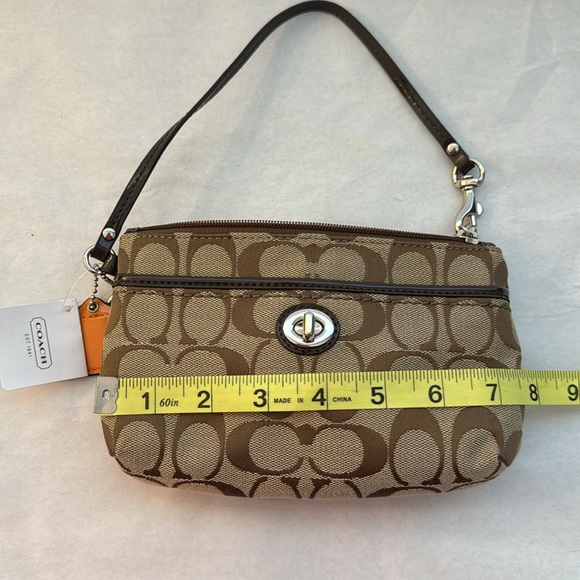 Coach Park Signature Medium Wristlet NWT - Picture 4 of 11